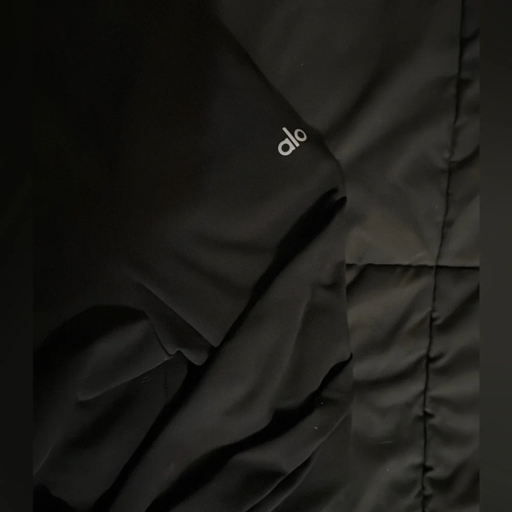 ALO Conquer Max Full Zip - Picture 2 of 5